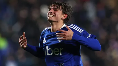 Nico Paz em jogo do Como contra a Udinese. Argentino está na mira do Atlético de Madrid. Foto: Marco Luzzani/Getty Images