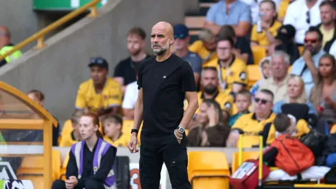 Após vencer o Wolverhampton, Pep Guardiola destacou a eficácia de seu trio ofensivo e a nova dinâmica nos contra-ataques. (Photo by Michael Regan/Getty Images)