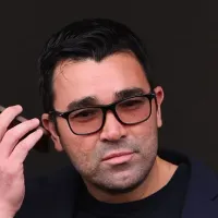 Deco não descarta chegada de novo zagueiro ao Barcelona na janela do inverno europeu