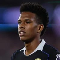 Torcedores do Chelsea se surpreendem com o péssimo nível do inglês de Estêvão