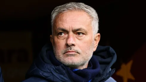 Técnico José Mourinho, do Fenerbahçe. (Foto: Ahmad Mora/Getty Images)