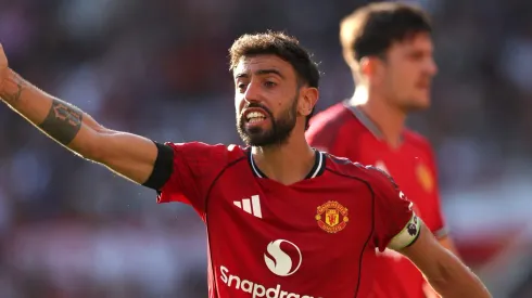 Amorim, do Manchester United, indica que Bruno Fernandes pode perder posição. (Photo by Stu Forster/Getty Images)