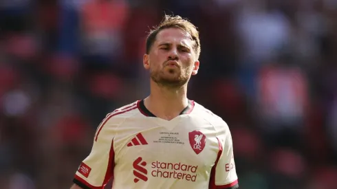 Liverpool não terá Mac Allister contra o Newcastle pela Premier League. (Photo by Julian Finney/Getty Images)