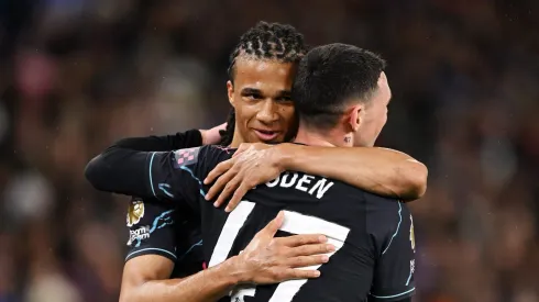 Manchester City quer €40 mi para vender Aké; Newcastle e West Ham avaliam. (Photo by Mike Hewitt/Getty Images)