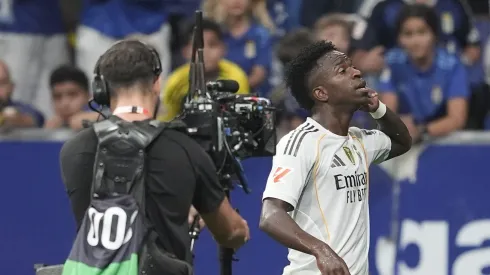 Vini Jr provocando torcida. Foto: Juan Manuel Serrano Arce