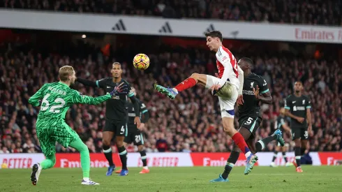 Duelos Liverpool x Arsenal na Premier League 2024/25 terminaram empatados (Foto: Alex Pantling/Getty Images)