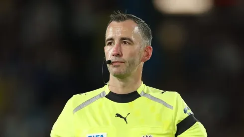 Chris Kavanagh apita Liverpool x Arsenal. Foto: Michael Regan/Getty Images