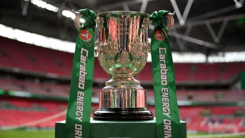 Troféu da Copa da Liga entregue ao Newcastle na temporada 2024/25 (Foto: Justin Setterfield/Getty Images)