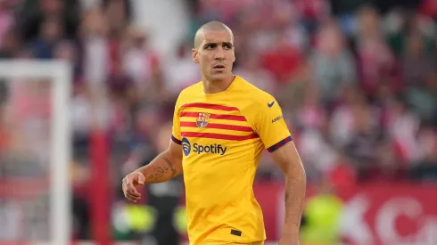 Oriol Romeu jogando pelo Barcelona. Foto: Alex Caparros/Getty Images