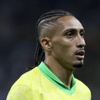 Hansi Flick se preocupa com parte física de Raphinha no Barcelona pelo excesso de jogos