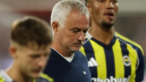 Mourinho é demitido do Fenerbahce (Foto: Dean Mouhtaropoulos/Getty Images)