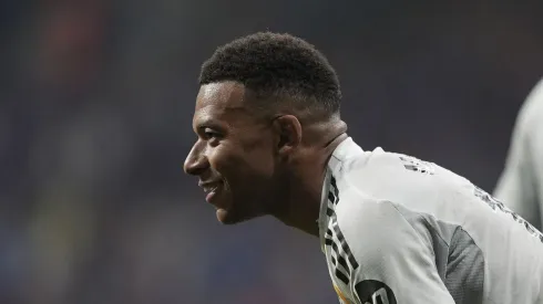 Com 33 gols em 37 partidas nesta temporada, o atacante francês se consolida como peça-chave da equipe, dominando defesas adversárias e construindo seu próprio legado de artilharia no clube. (Photo by Juan Manuel Serrano Arce/Getty Images)