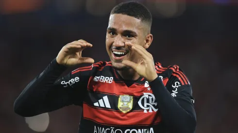 Samuel Lino em ação pelo Flamengo. (Photo by Buda Mendes/Getty Images)