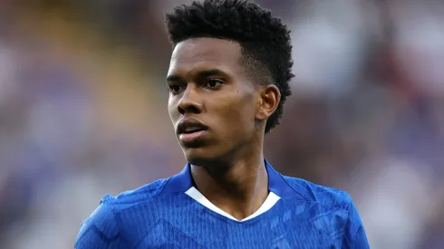 Vídeo: Torcida do Chelsea ovaciona Estêvão na partida contra o Fulham pela Premier League. (Photo by Eddie Keogh/Getty Images)