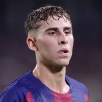 Torcedores aparecem em concentração do Barcelona e perdem permanência de Fermín López