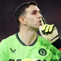 Manchester United chega a acordo com Dibu Martínez e busca acerto com o Aston Villa
