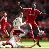 Gary Neville questiona Arsenal após derrota na Premier League e cita diferencial do Liverpool em clássicos