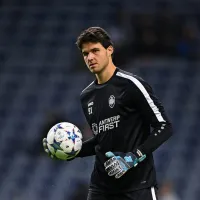 Manchester United confirma contratação de goleiro belga Senne Lammens