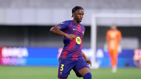 Alejandro Balde em ação pelo Barcelona. Foto:: Paul Miller/Getty Images