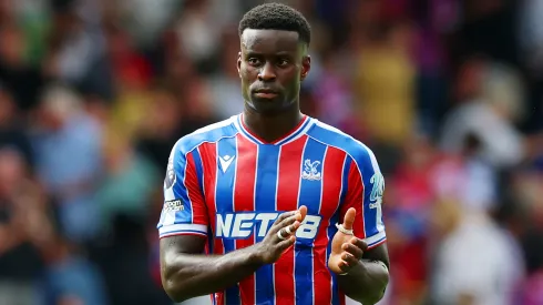 Marc Guéhi em jogo do Crystal Palace. (Foto: Eddie Keogh/Getty Images)