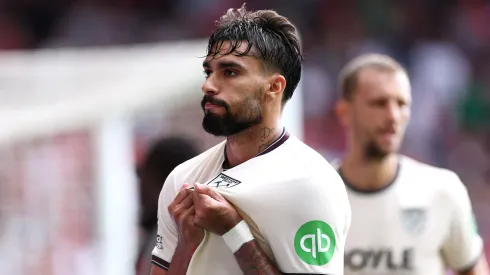 Lucas Paquetá comemorando pelo West Ham. (Foto: Dan Istitene/Getty Images)