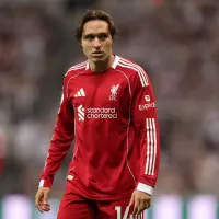 Liverpool exclui Chiesa e inscreve atacante de 17 anos em lista da Champions League