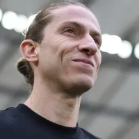 Filipe Luis entra no radar da diretoria do Bayer Leverkusen para assumir o clube no futuro