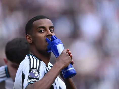 Alexander Isak recebe apoio de Ferdinand após polêmica transferência