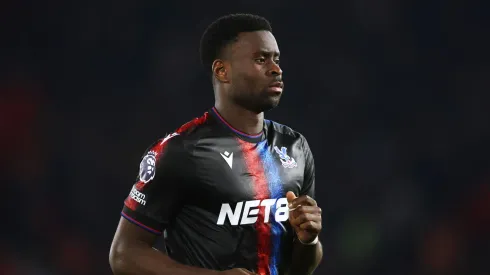 Marc Guehi em jogo da Premier League (Foto: Dan Istitene/Getty Images)