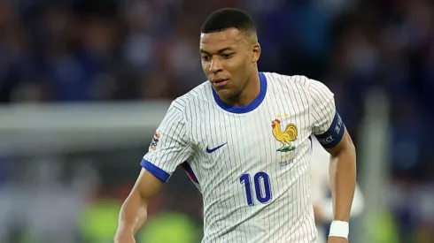 Mbappé em ação pela Seleção Francesa.