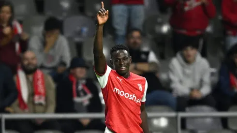 Roger Fernandes em campo pelo Braga. Foto: Octavio Passos