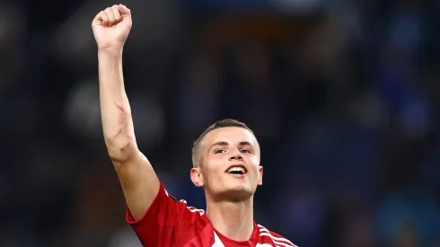 O jovem grego Christos Mouzakitis, de 18 anos, atrai olhares de clubes como Bayer Leverkusen, Benfica, Arsenal e Milan. (Photo by Diogo Cardoso/Getty Images)