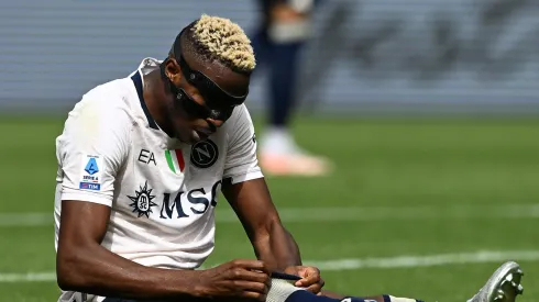 Alvo do PSG, Osimhen sofre grave lesão atuando pela Nigéria e imagens fortes chocam internautas. (Photo by Francesco Pecoraro/Getty Images)