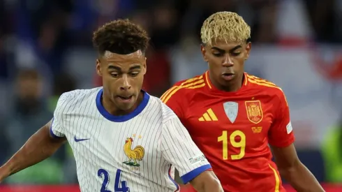 Doué e Lamine Yamal se enfrentam em França x Espana. Foto: Alexander Hassenstein/Getty Images