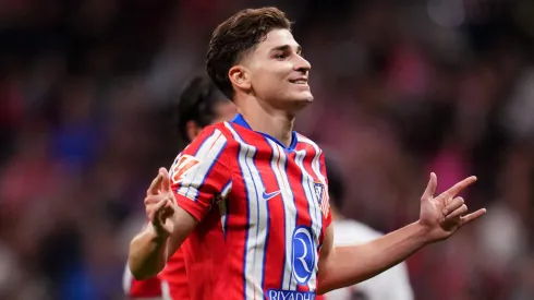 Julián Alvarez em jogo do Atlético de Madrid. (Foto: Aitor Alcalde/Getty Images)