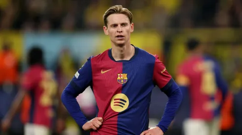 De Jong em campo por jogo do Campeonato Espanhol (Foto: Dean Mouhtaropoulos/Getty Images)