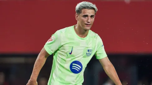 Gavi em ação pelo Barcelona em jogo de LaLiga (Foto: Rafa Babot/Getty Images)