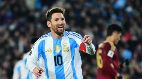 Messi comemorando em ação pela Seleção Argentina. Foto: Marcelo Endelli/Getty Images