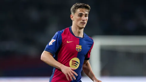 Gavi durante jogo do Barcelona em LaLiga (Foto: Judit Cartiel/Getty Images)