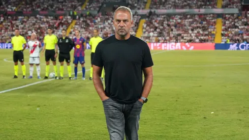 Barcelona terá Hansi Flick no banco contra o Newcastle pela Champions League após a UEFA suspender e depois revogar a punição. (Photo by Angel Martinez/Getty Images)