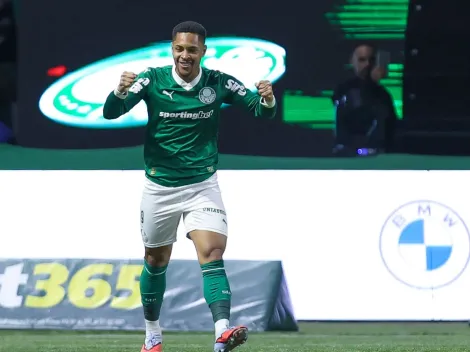 Vitor Roque é destaque em Barcelona por gols no jogo Palmeiras x Internacional