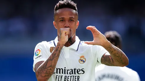 Éder Militão em ação pelo Real Madrid. (Photo by Gonzalo Arroyo Moreno/Getty Images)