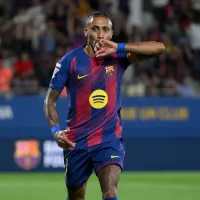 Hansi Flick se esquiva de polêmica com Raphinha: ‘Só temos 11 jogadores para começar’