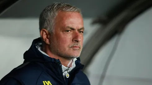 Mourinho durante jogo do Fenerbahce na Copa da Turquia (Foto: Ahmad Mora/Getty Images)