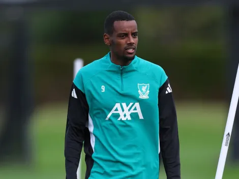 Liverpool tem Isak como titular em estreia da Champions; escalação confirmada