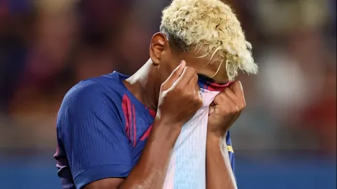 Barcelona também não deve contar com Lamine Yamal contra o Getafe, diz Hansi Flick. (Photo by Judit Cartiel/Getty Images)