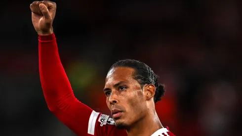Em um jogo eletrizante em Anfield, o Liverpool superou o Atlético de Madrid por 3-2 com um gol decisivo de Virgil van Dijk nos minutos finais. (Foto: Divulgação Twitter/Liverpool)