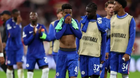 Torcida do Chelsea exalta Estêvão após derrota para o Bayern na Champions League e exige o brasileiro como titular. (Photo by Maja Hitij/Getty Images)