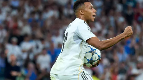 O Real Madrid venceu o Olympique de Marselha por 2 a 1 na Champions League, em um jogo marcado pela polêmica de dois pênaltis convertidos por Mbappé. (Photo by Angel Martinez/Getty Images)