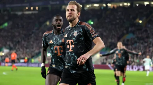 Harry Kane e Upamecano juntos no Bayern de Munique. Foto: Ian MacNicol/Getty Images